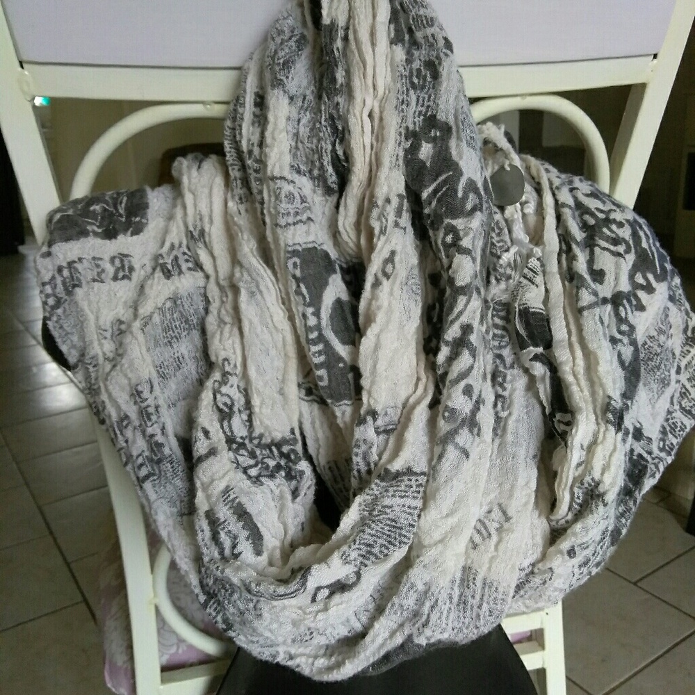 Guess unisex scarf